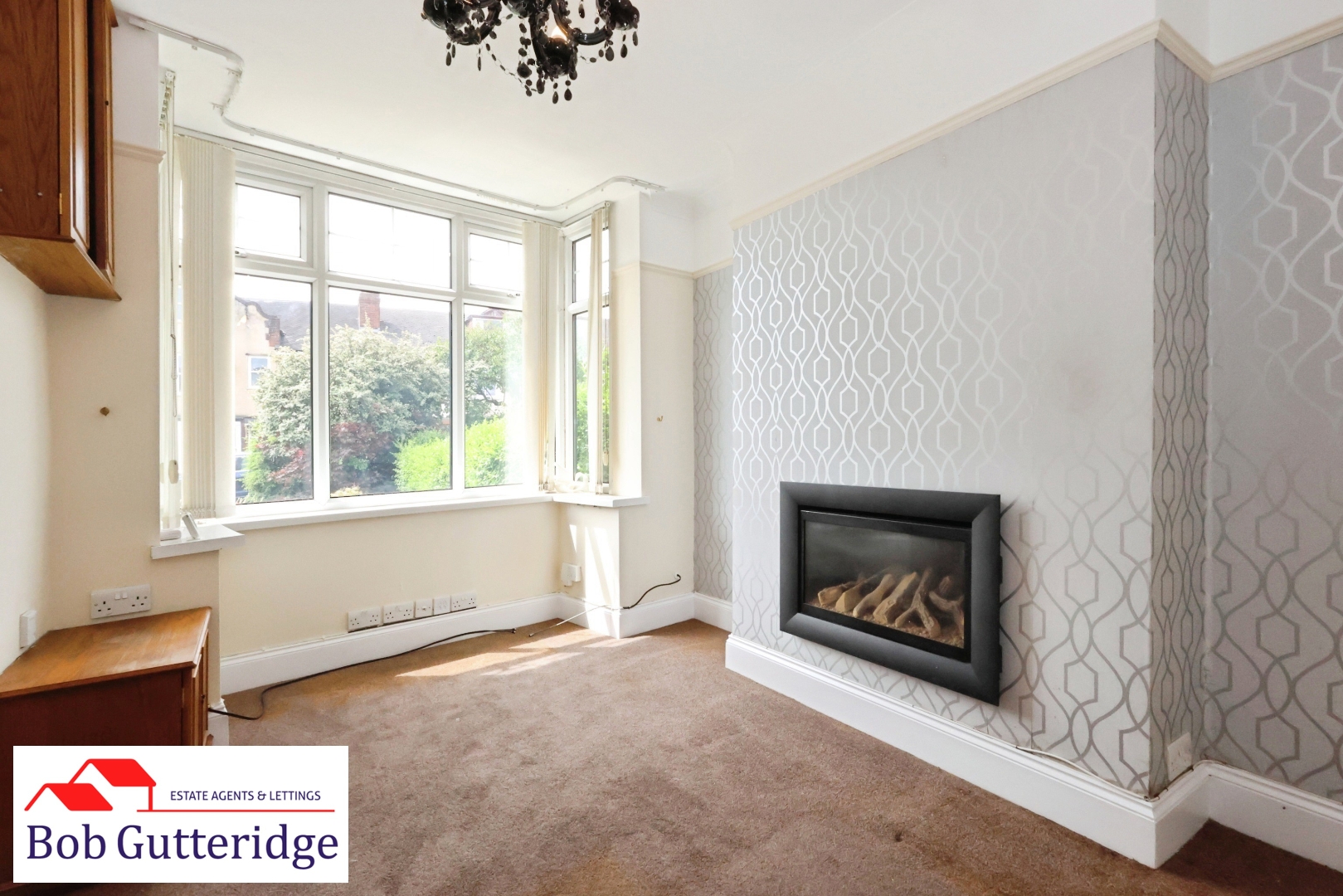 BAY FRONTED LOUNGE